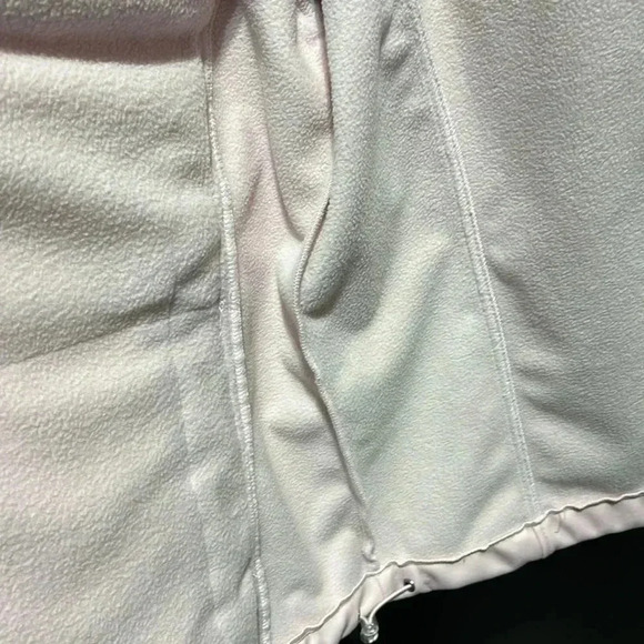 New Balance Hooded Fleece lined puffer coat, water/wind resistant,zip up,pockets - Picture 12 of 16